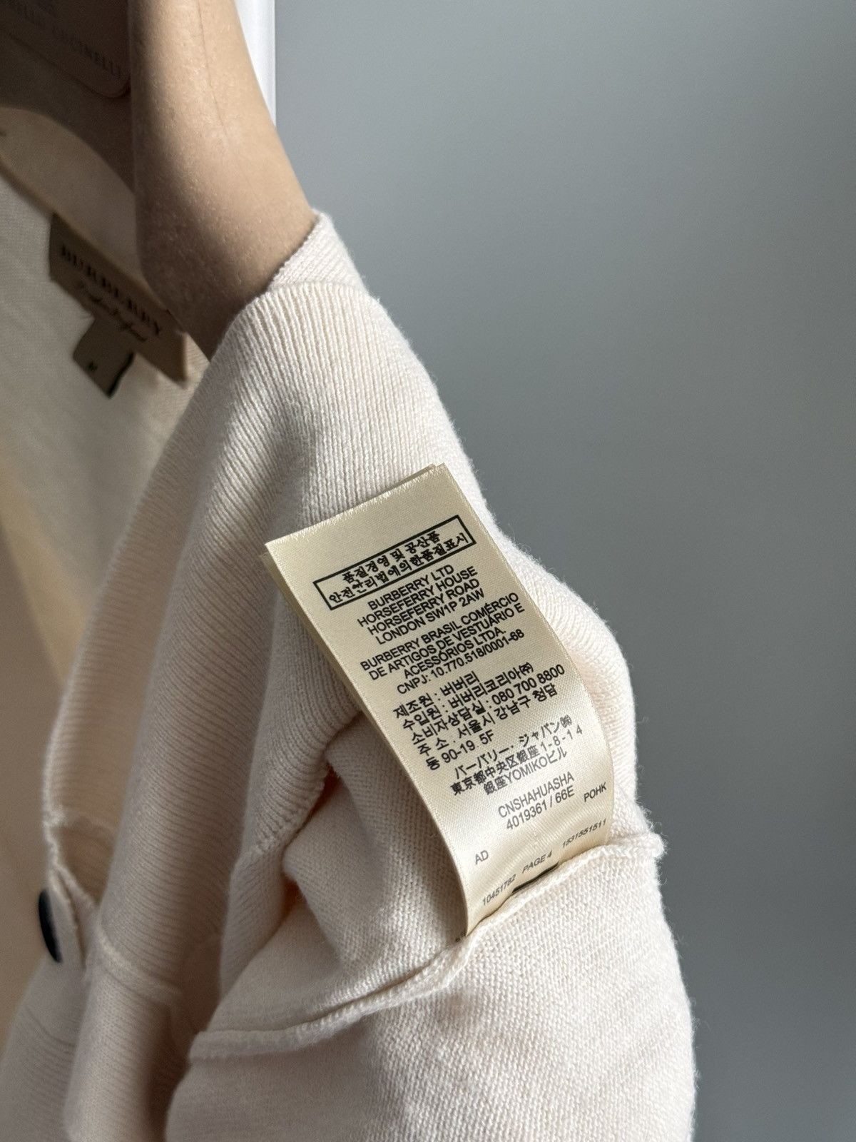 Burberry W's Vintage Burberry Wool Knitted Buttoned Cardigan Sweater Size M / US 6-8 / IT 42-44 - 13 Thumbnail