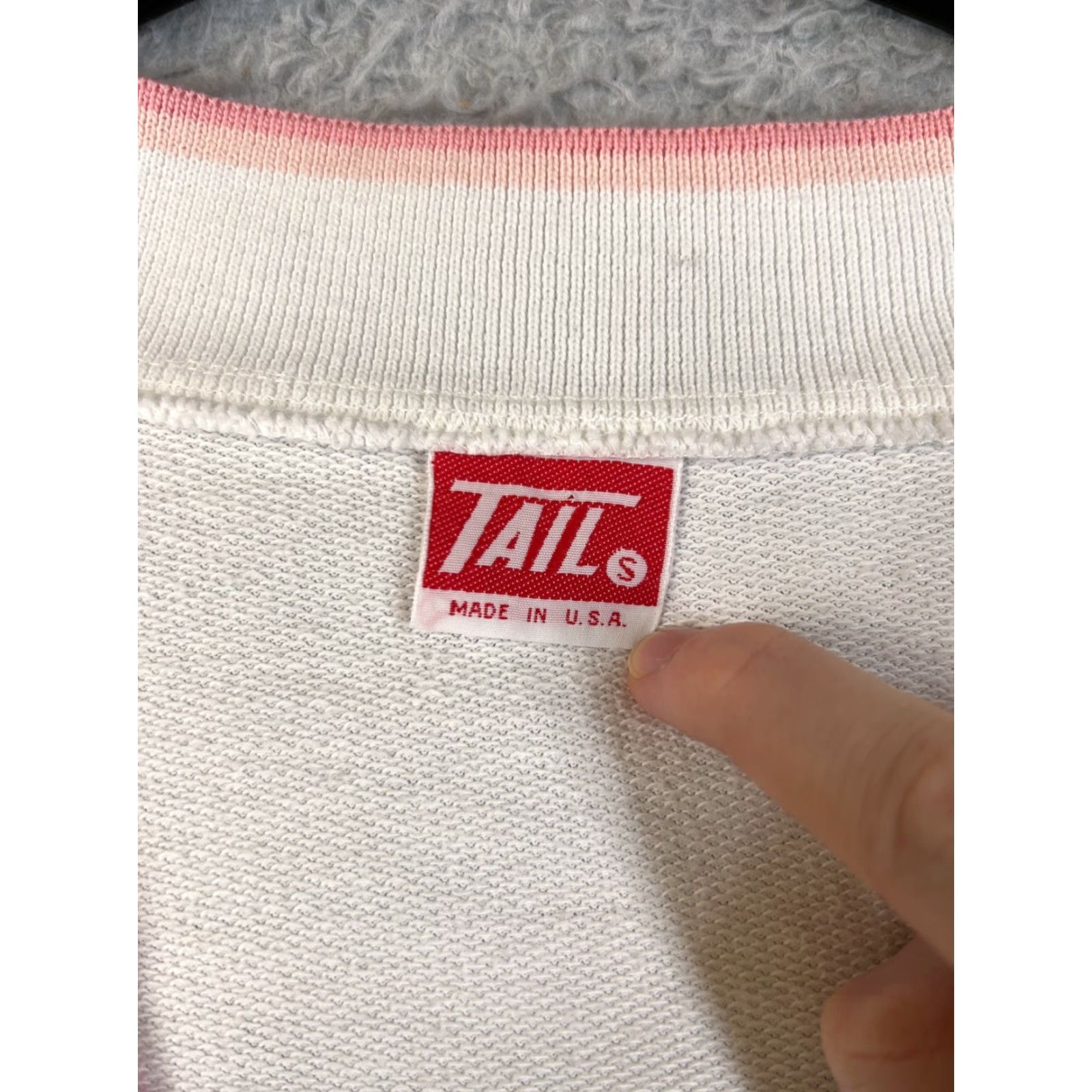 Vintage VINTAGE Tail Sweater 1980s Casual Women's Small White Long Sleeve Embroidered USA Size S / US 4 / IT 40 - 6 Thumbnail