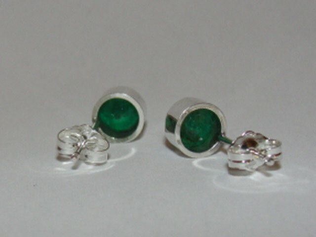 Designer Sterling Faceted Emerald Bezel Set Earrings Birthstone May Size ONE SIZE - 4 Thumbnail