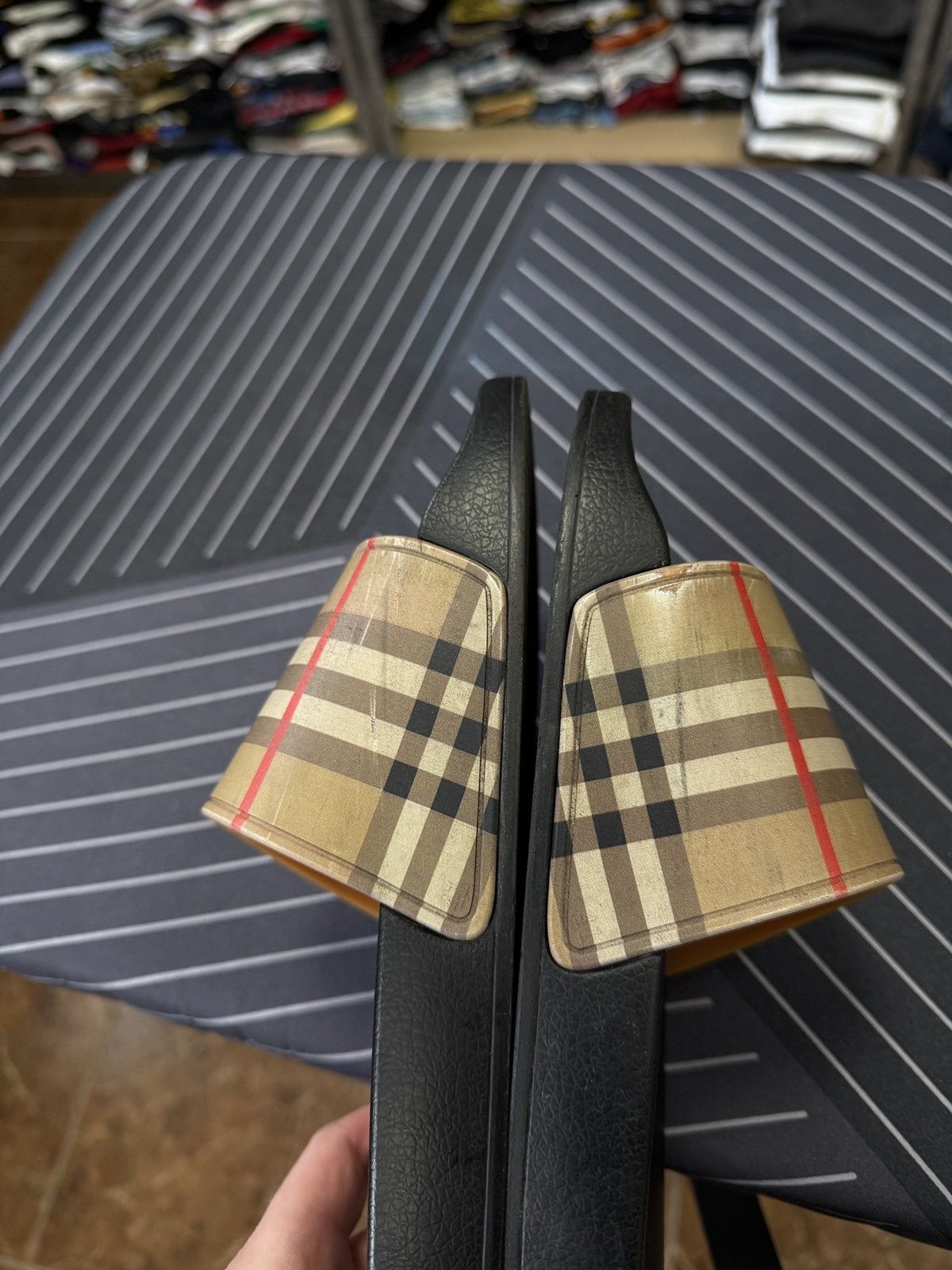 Burberry 🇬🇧 Burberry Nova Check Slides Pool Sandals Made in Italy Size US 6.5 / EU 39-40 - 7 Thumbnail