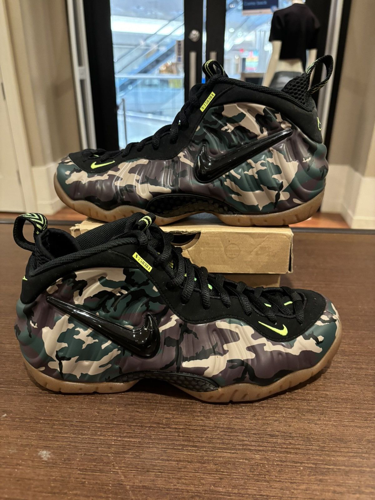 Nike Nike Air Foamposite Pro ‘Army Camo’ Size US 8.5 / EU 41-42 - 2 Thumbnail