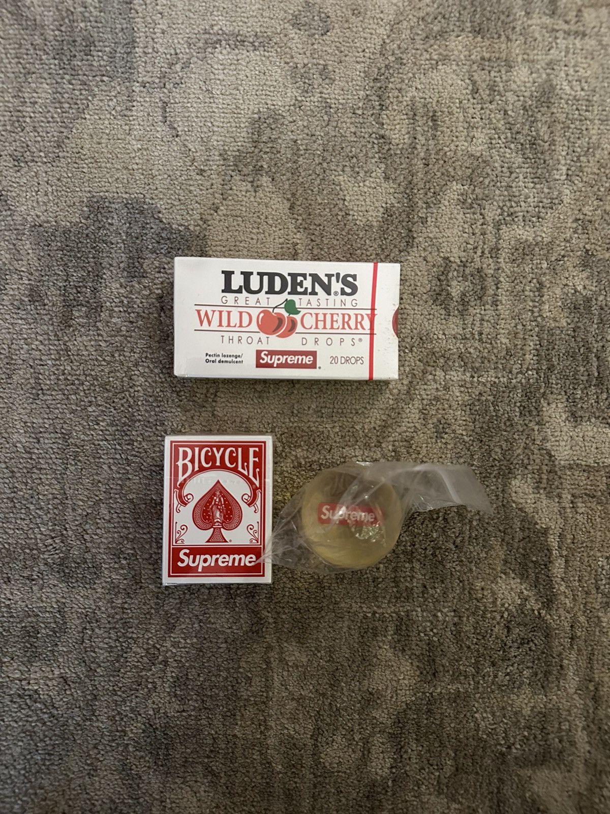 Supreme 3x Supreme Accessories Lot Size ONE SIZE - 1 Preview