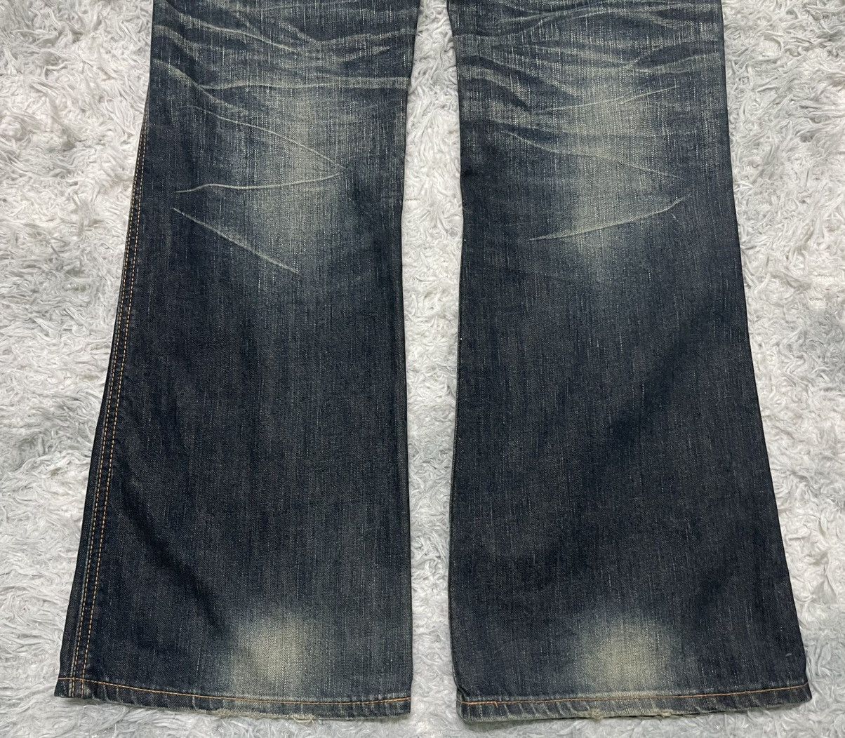 Edwin 2000s EDWIN BLUE TRIP FLARE PANT DISTRESSED Size US 35 - 10 Thumbnail
