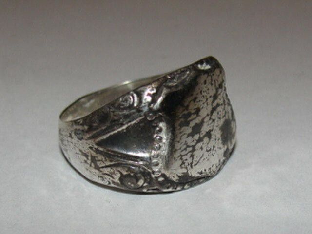 Designer Shield Shaped Antiqued Sterling Silver Signet Ring Size ONE SIZE - 5 Thumbnail