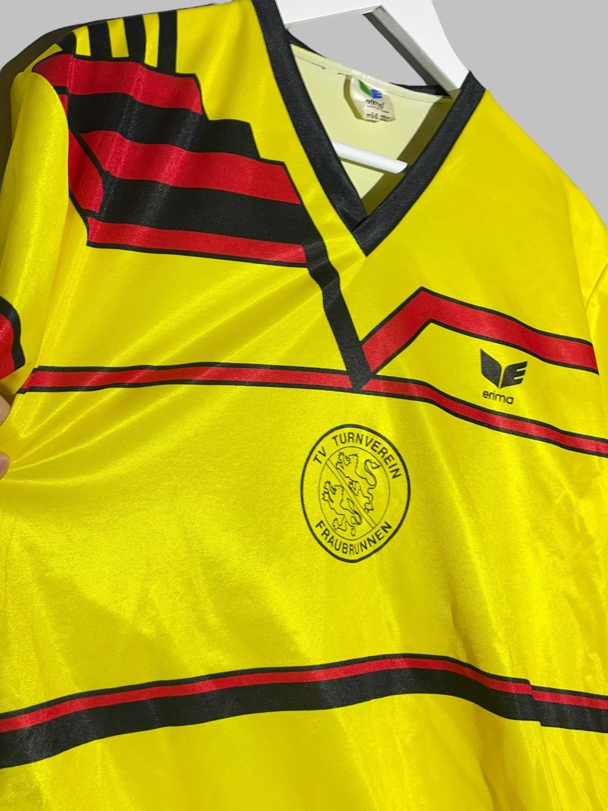 Errea × Vintage Turnverein Fraubrunnen Errea 80-90’s Vintage Football Shirt Size US M / EU 48-50 / 2 - 8 Thumbnail