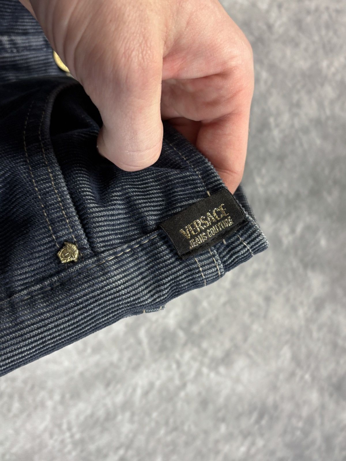 Versace × Versace Jeans Couture × Vintage Vintage Versace Jeans Couture Corduroy Trousers 1990s 2000s Size 28" / US 6 / IT 42 - 5 Thumbnail