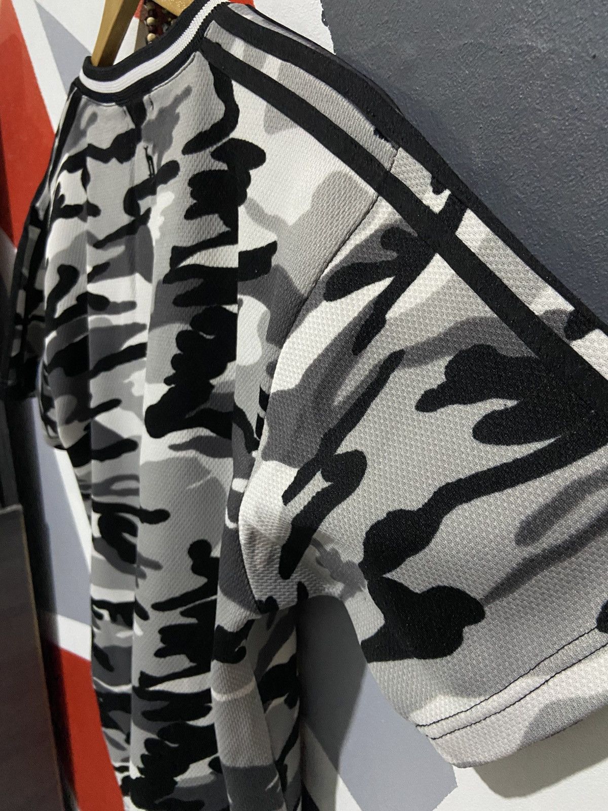 Japanese Brand DJ Honda V Neck Camo Tee Size US M / EU 48-50 / 2 - 5 Thumbnail