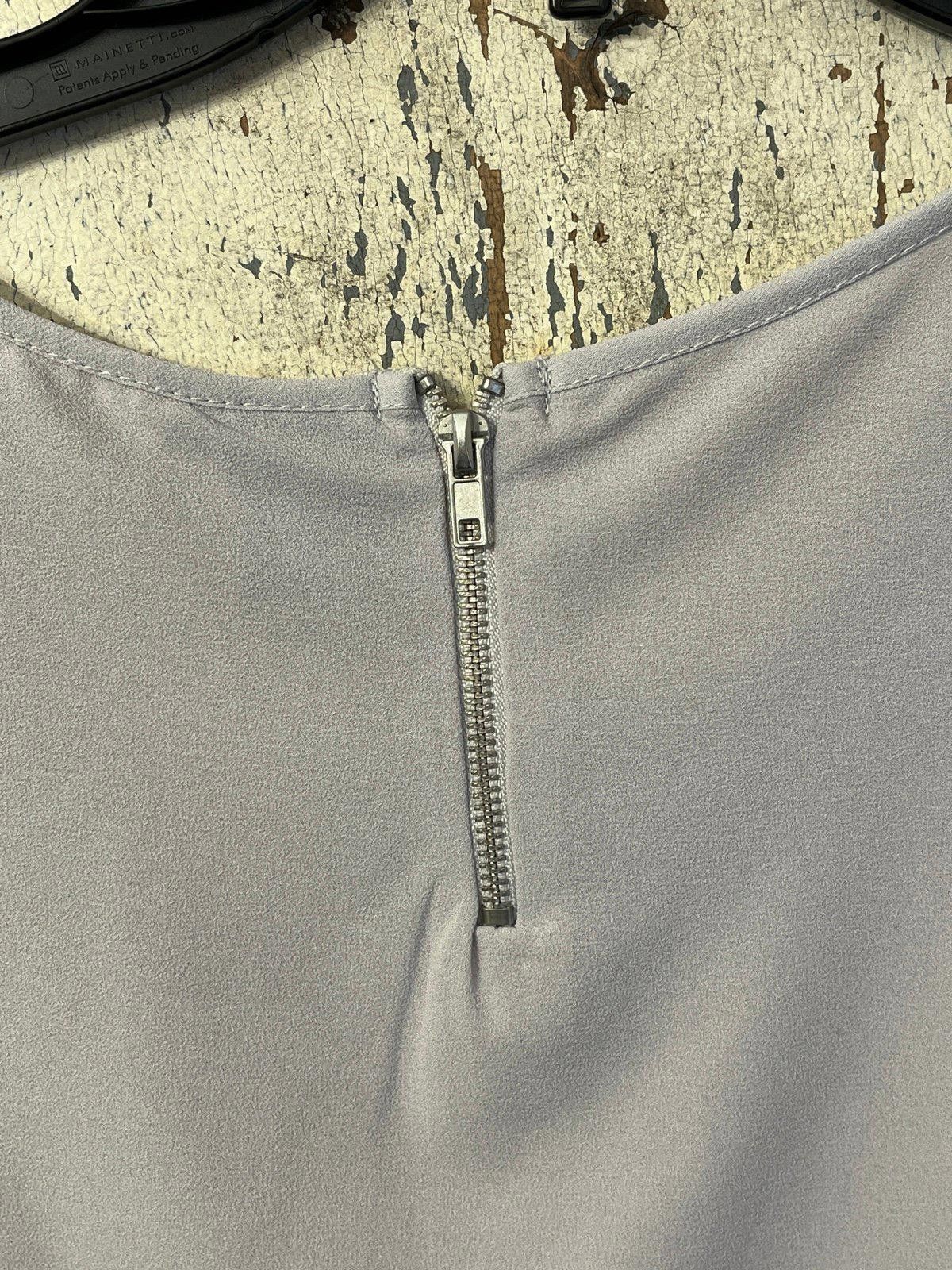 Designer J. Jill light gray sleeveless blouse, size medium Size M / US 6-8 / IT 42-44 - 5 Thumbnail