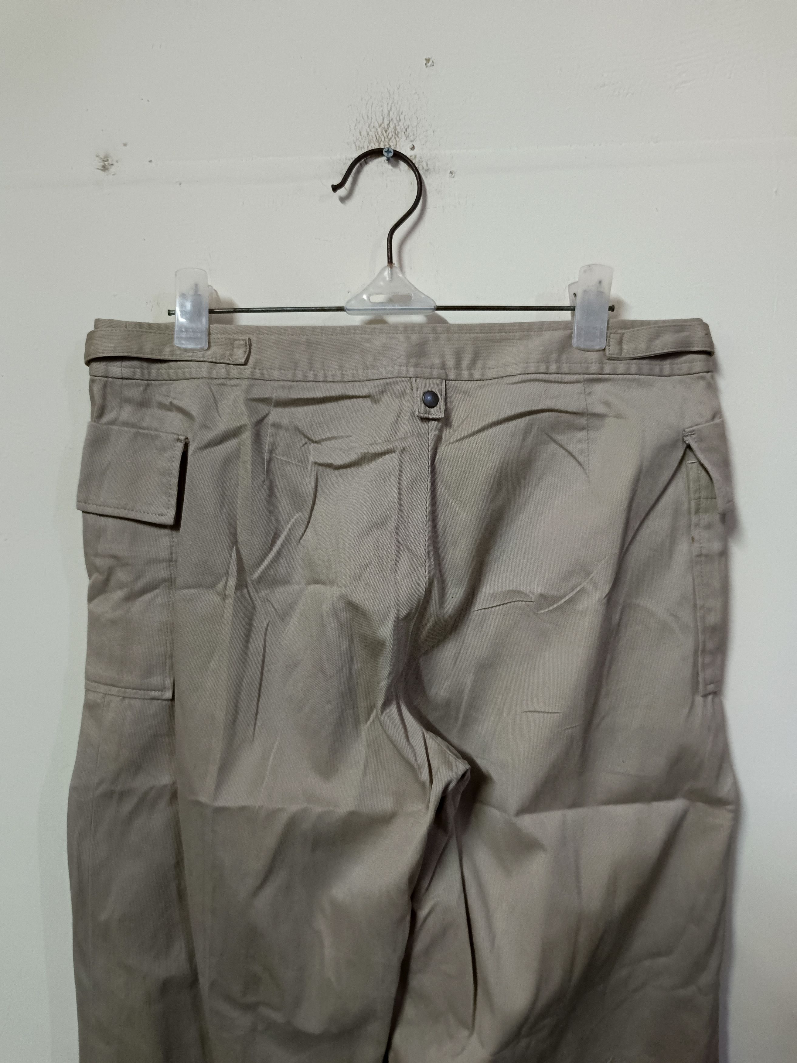 Human Woman wide leg cargo style pants