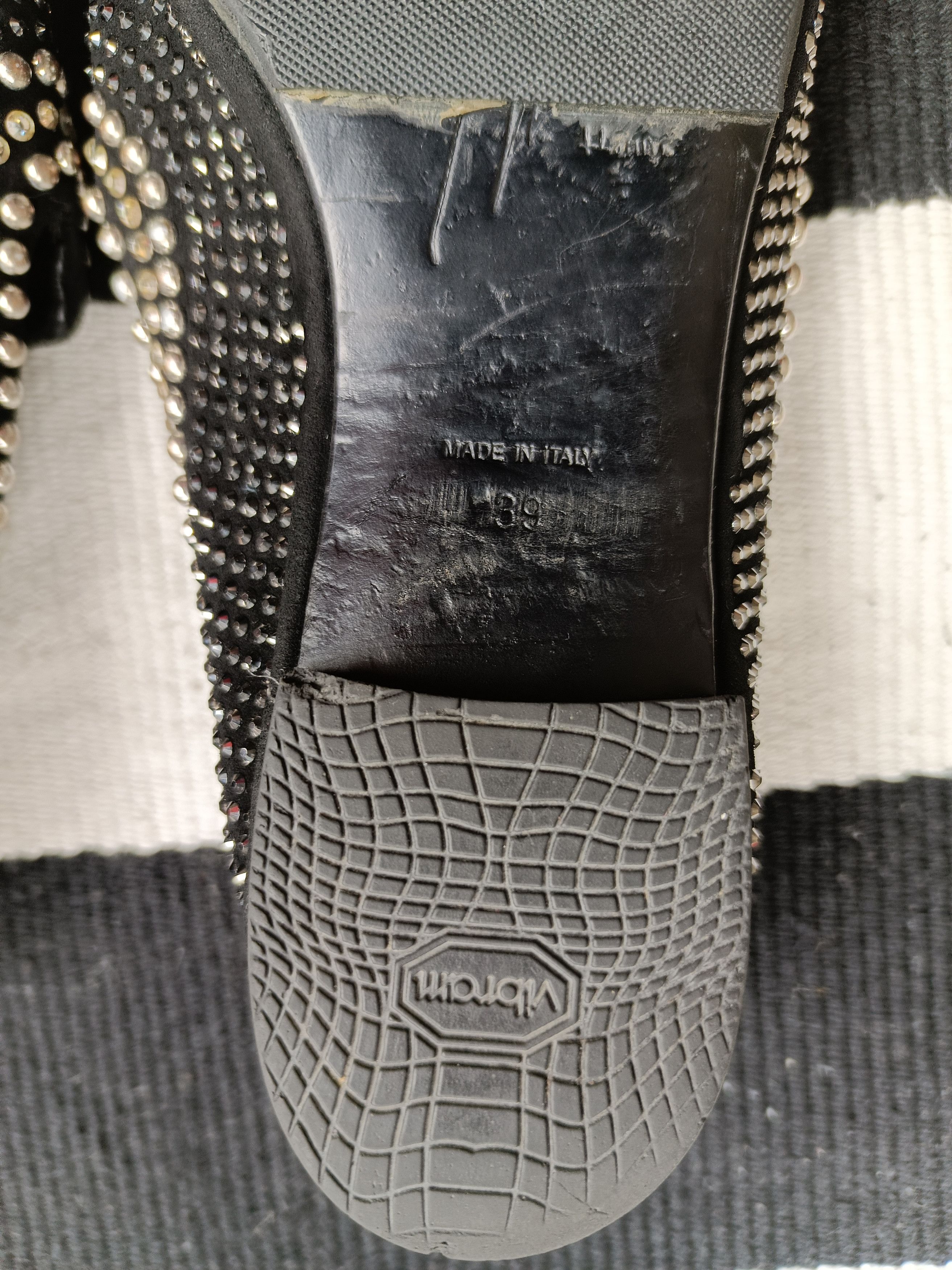 Giuseppe Zanotti Giuseppe Zanotti crystal-embellished loafers Size US 8.5 / IT 38.5 - 9 Thumbnail