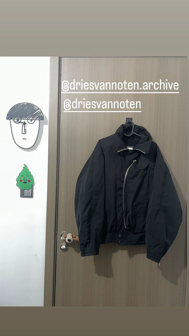 Dries Van Noten dries van notenBlack scimitar diagonal zipper nylon jacket Size US L / EU 52-54 / 3 - 1 Thumbnail