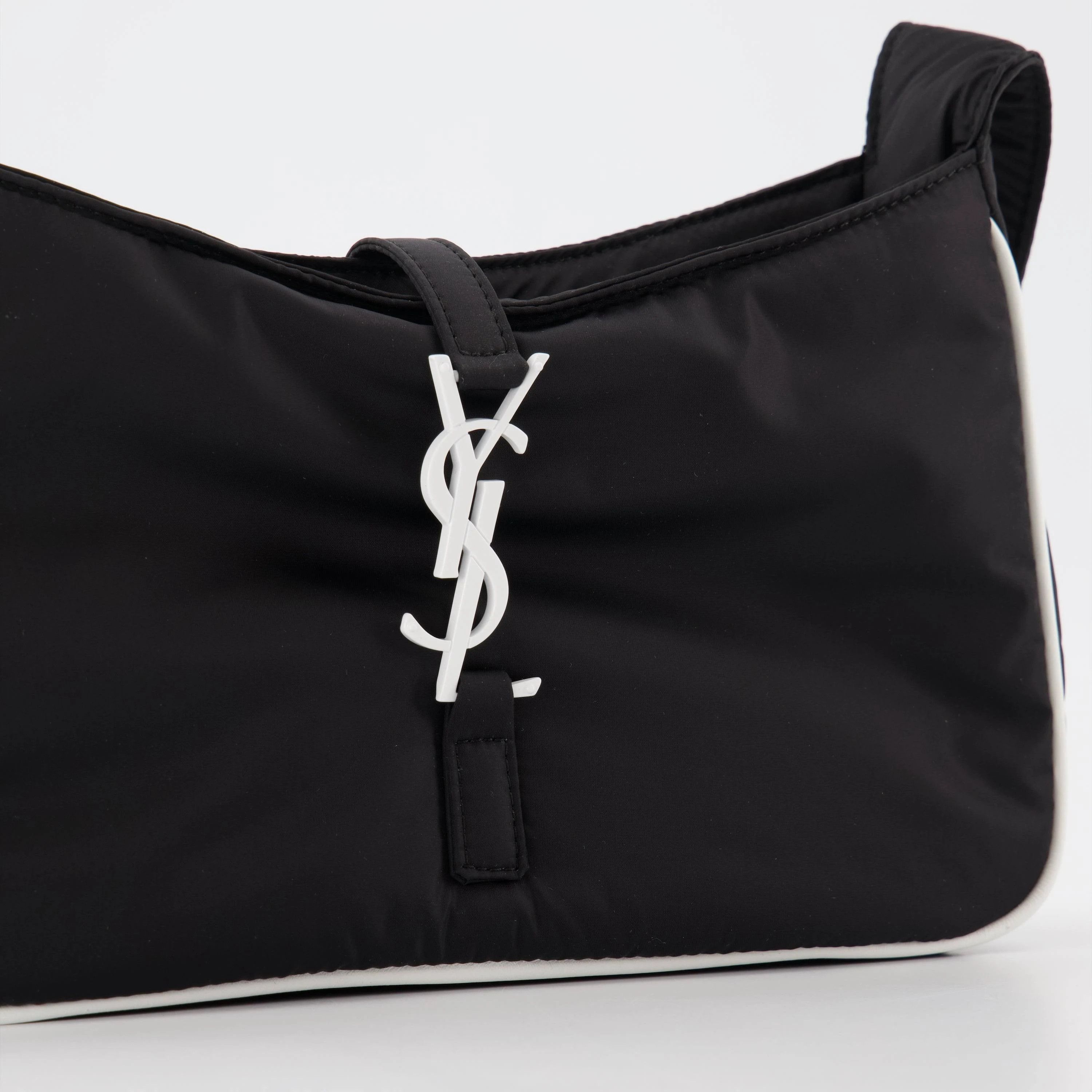 Saint Laurent Paris o1s1wg111124 Size: OS / Le 5 A 7 Crossbody Bag Black & White Size ONE SIZE - 5 Thumbnail