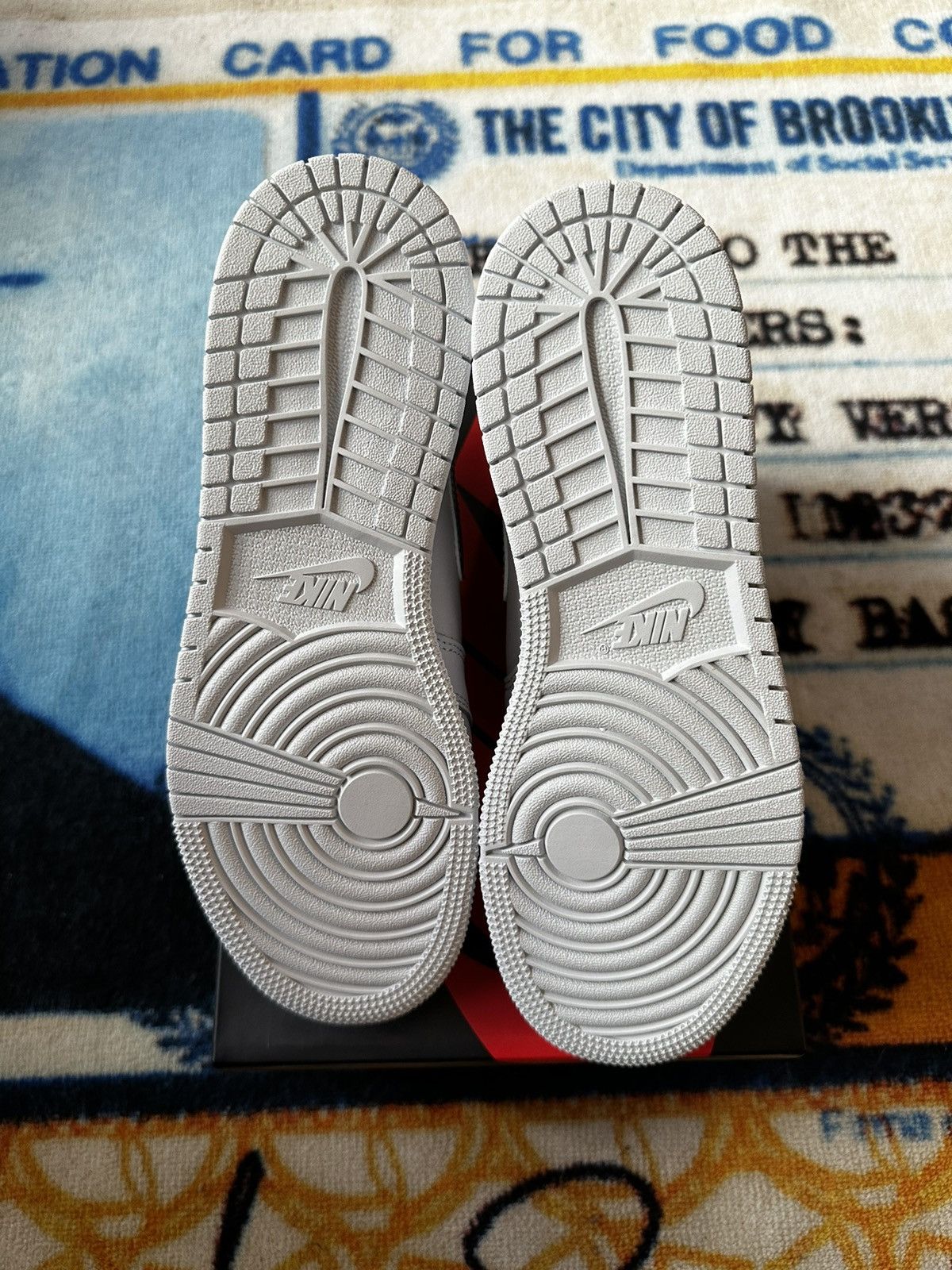Jordan Brand Jordan 1 High Japan Size US 6.5 / EU 39-40 - 7 Thumbnail