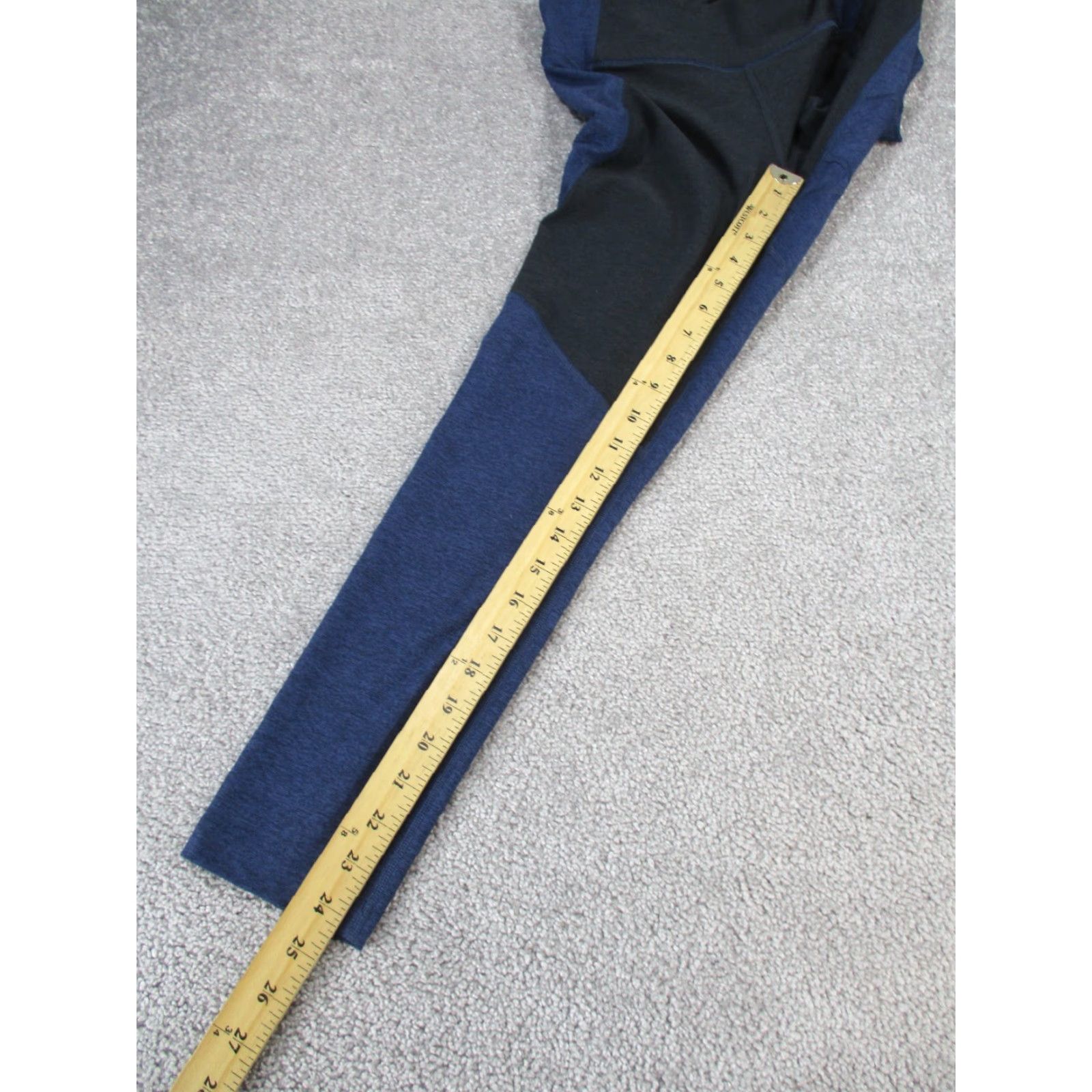 Outdoor Voices Outdoor Voices Leggings Womens Small Black Colorblock Compression Cropped Athletic Activewear Gym & Training Running Yoga Womens Size 28" / US 6 / IT 42 - 3 Thumbnail