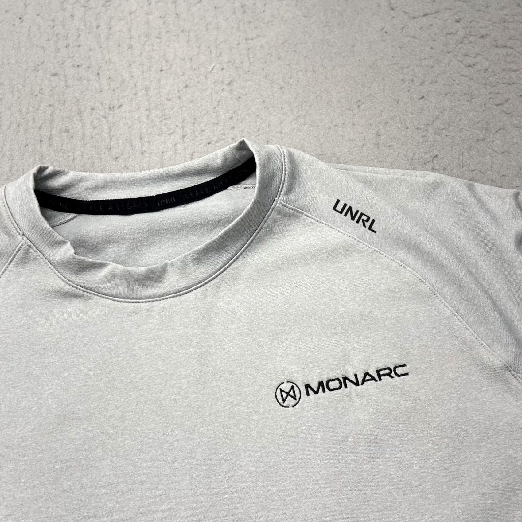Vintage UNRL Sweatshirt Mens XL Gray Monarc Crewneck Football Gym Training Pullover Logo Shirt XL Mens Gray Monarc Football Gym Training Pullover Logo Size US XL / EU 56 / 4 - 2 Thumbnail