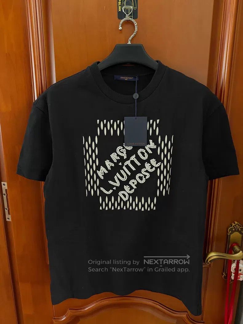 Louis Vuitton Louis Vuitton Black beaded monogram short sleeve T-shirt Size US L / EU 52-54 / 3 - 1 Thumbnail
