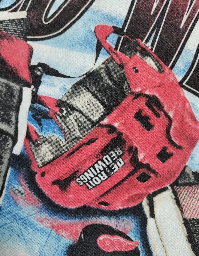 NHL × Vintage Vintage Detroit Red Wings "The Gloves are off" 90s t-shirt Size US L / EU 52-54 / 3 - 5 Thumbnail