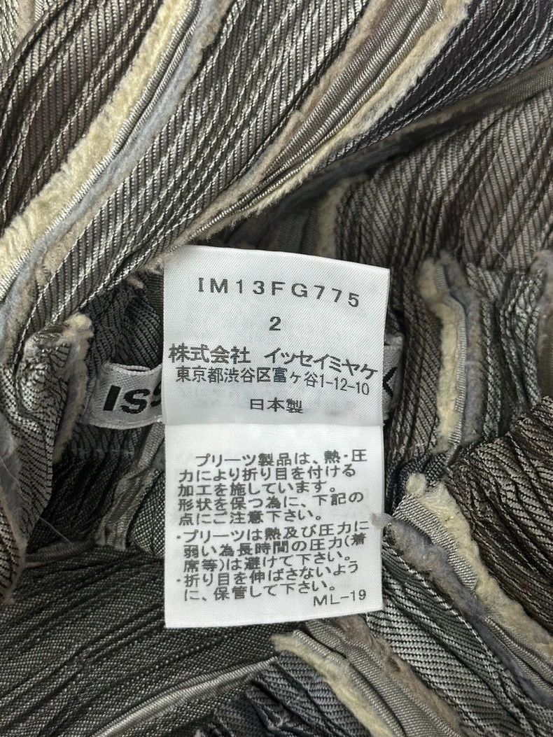 Issey Miyake Issey Miyake A golden-brown and grey wavy pleated skirt Size 25" / US 0 / IT 36 - 4 Thumbnail