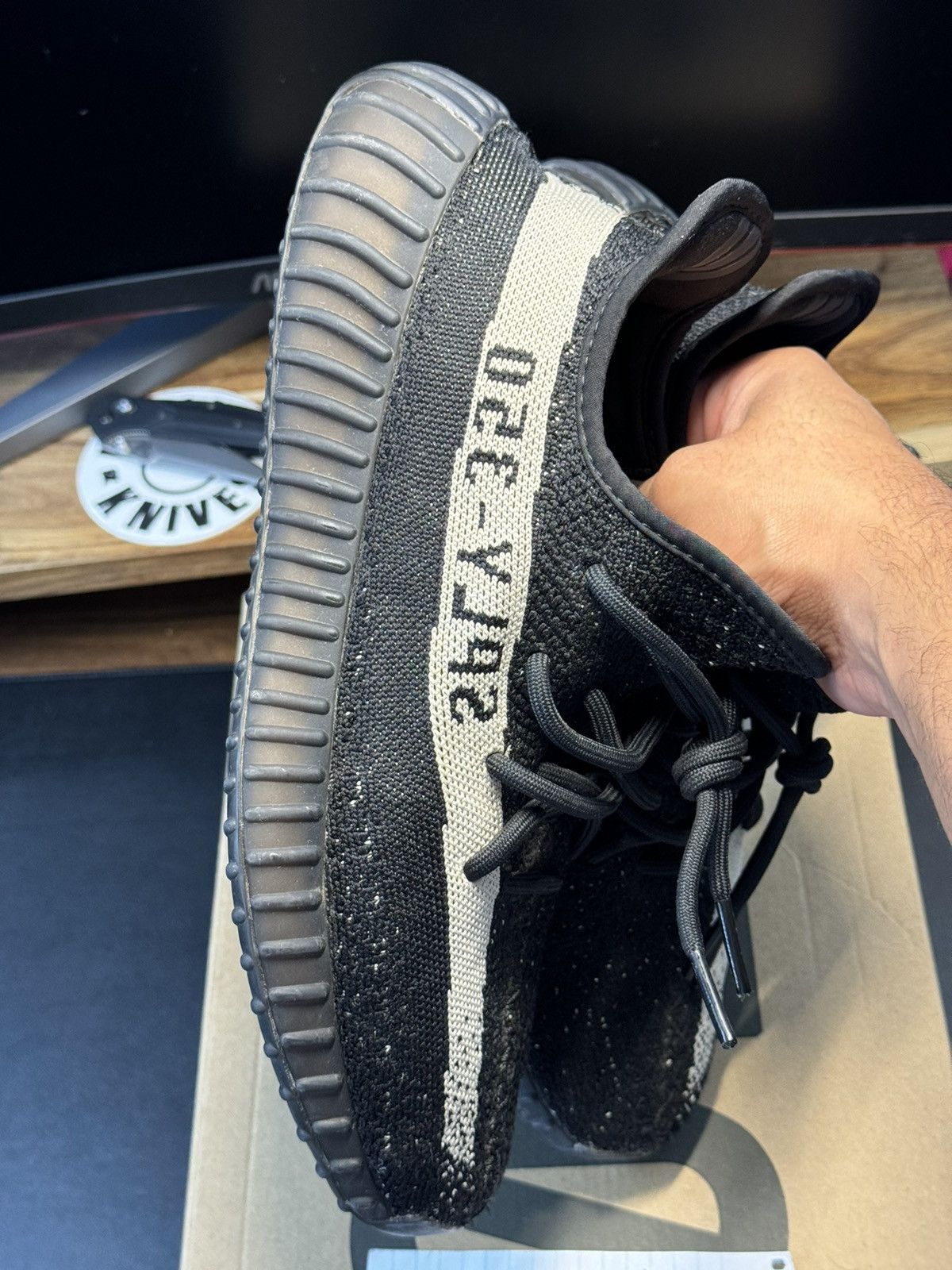 Adidas × Kanye West × Yeezy Yeezy Boost 350 V2 Oreo - 9.5M - Good Condition Size US 9.5 / EU 42-43 - 10 Thumbnail