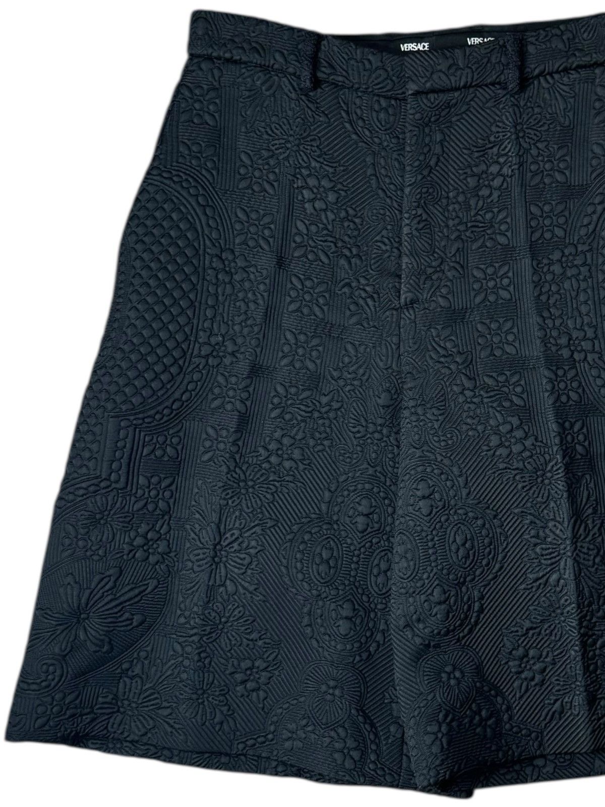 Versace Versace Black Jacquard Shorts SS24 Size US 34 / EU 50 - 3 Thumbnail