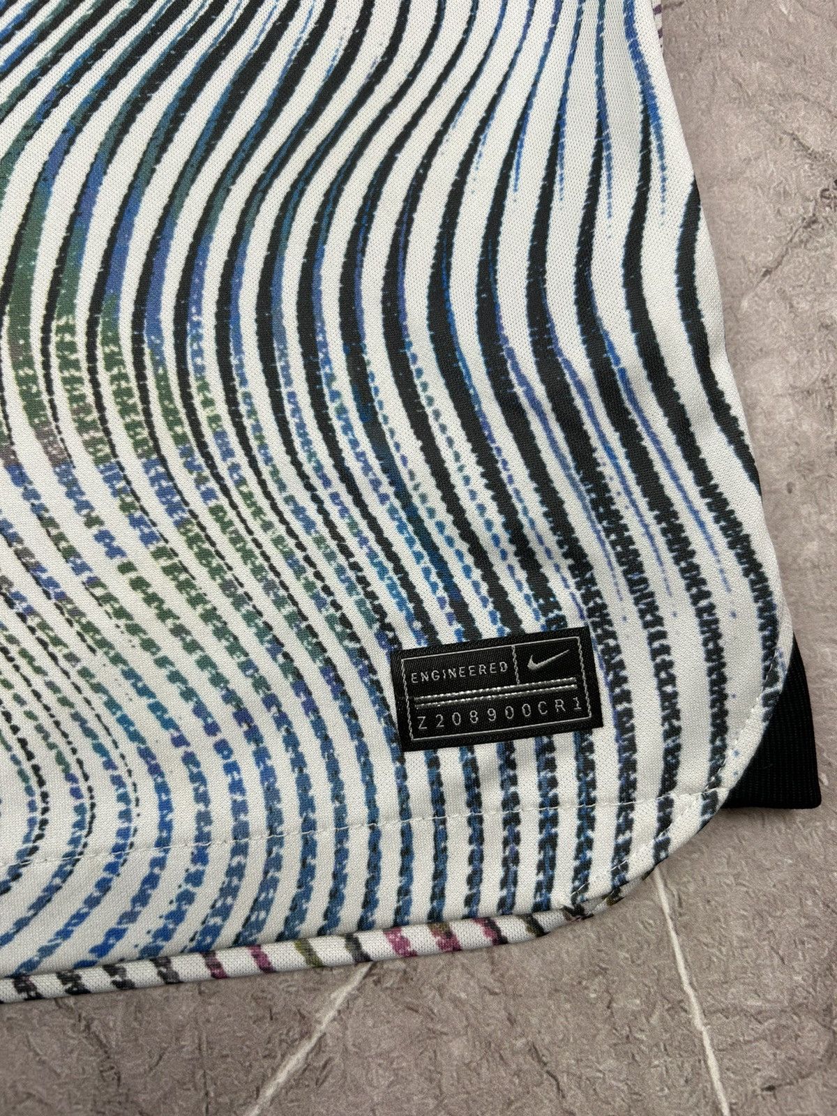 Nike LIVERPOOL 2022-2023 Darwin Size US XL / EU 56 / 4 - 4 Thumbnail