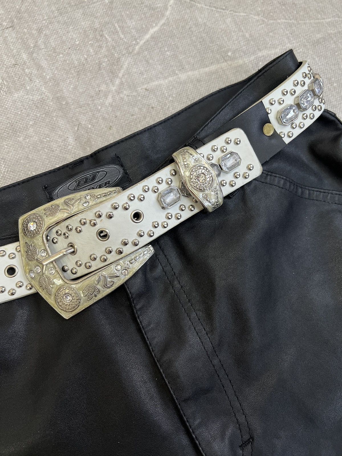 Hysteric Glamour Rhinestones y2k leather white hype belt gothic style Size ONE SIZE - 2 Thumbnail