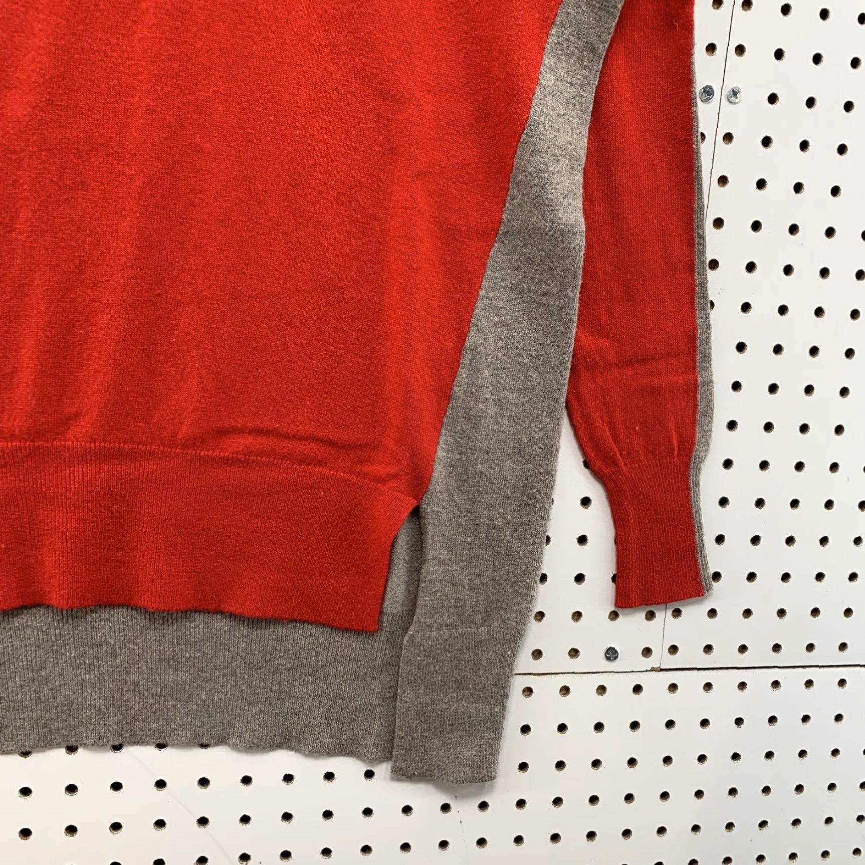 J.Crew J.CREW Wool Blend Colorblock Sweater Womens XS Red Gray Long Sleeve Size XS / US 0-2 / IT 36-38 - 6 Thumbnail