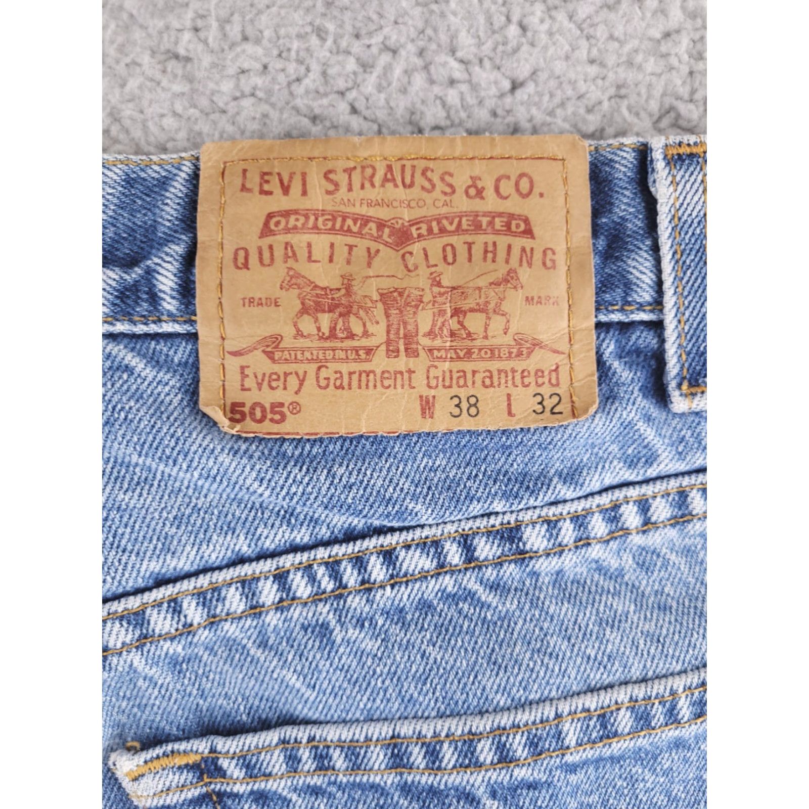Levi's VINTAGE Levi's Jeans Mens 505 Straight 36x32 Blue Medium Wash Distressed Denim Regular Fit Button Size US 36 / EU 52 - 3 Thumbnail