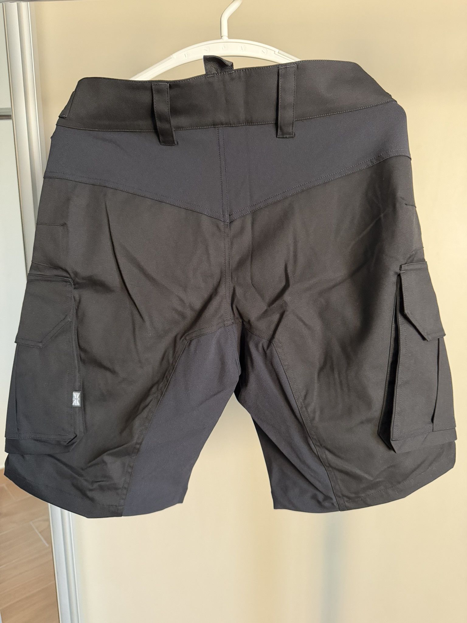 Other ThruDark L Charge Shorts Size US 35 - 2 Thumbnail