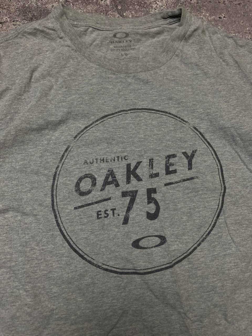 Oakley × Vintage Vintage Oakley T-Shirt Big Logo Size US L / EU 52-54 / 3 - 4 Thumbnail