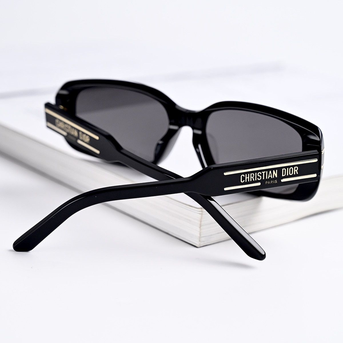 Dior DIOR DIORSIGNATURE S12I 10A0 SUNGLASSES Size ONE SIZE - 11 Thumbnail