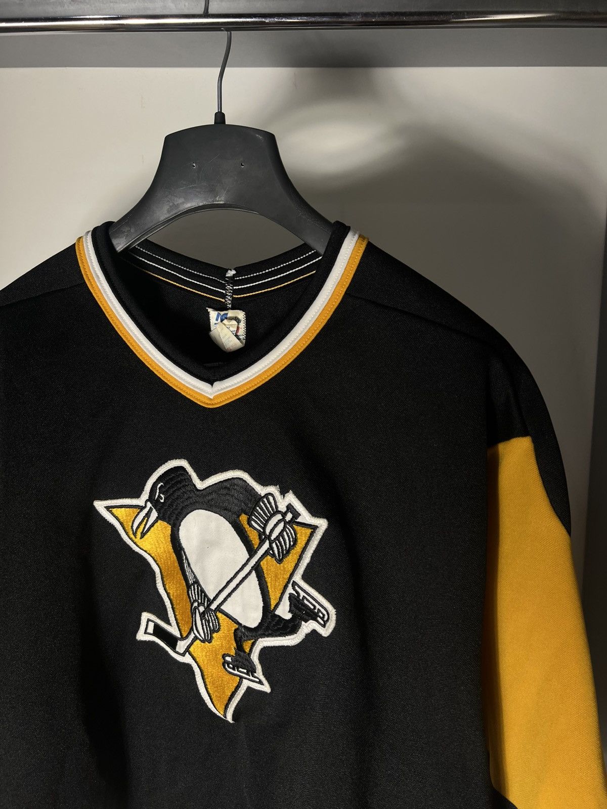Vintage VERY RARE PITTSBURGH PENGUIN CCM NHL HOCKEY JERSEY RETRO 90s Size US M / EU 48-50 / 2 - 4 Thumbnail