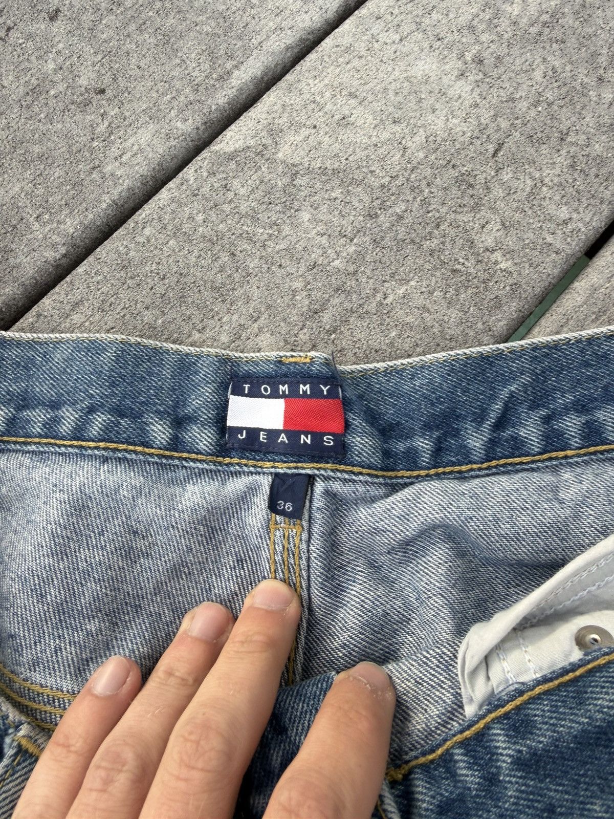 Tommy Hilfiger Vintage Tommy Hilfiger jorts Size US 36 / EU 52 - 4 Thumbnail