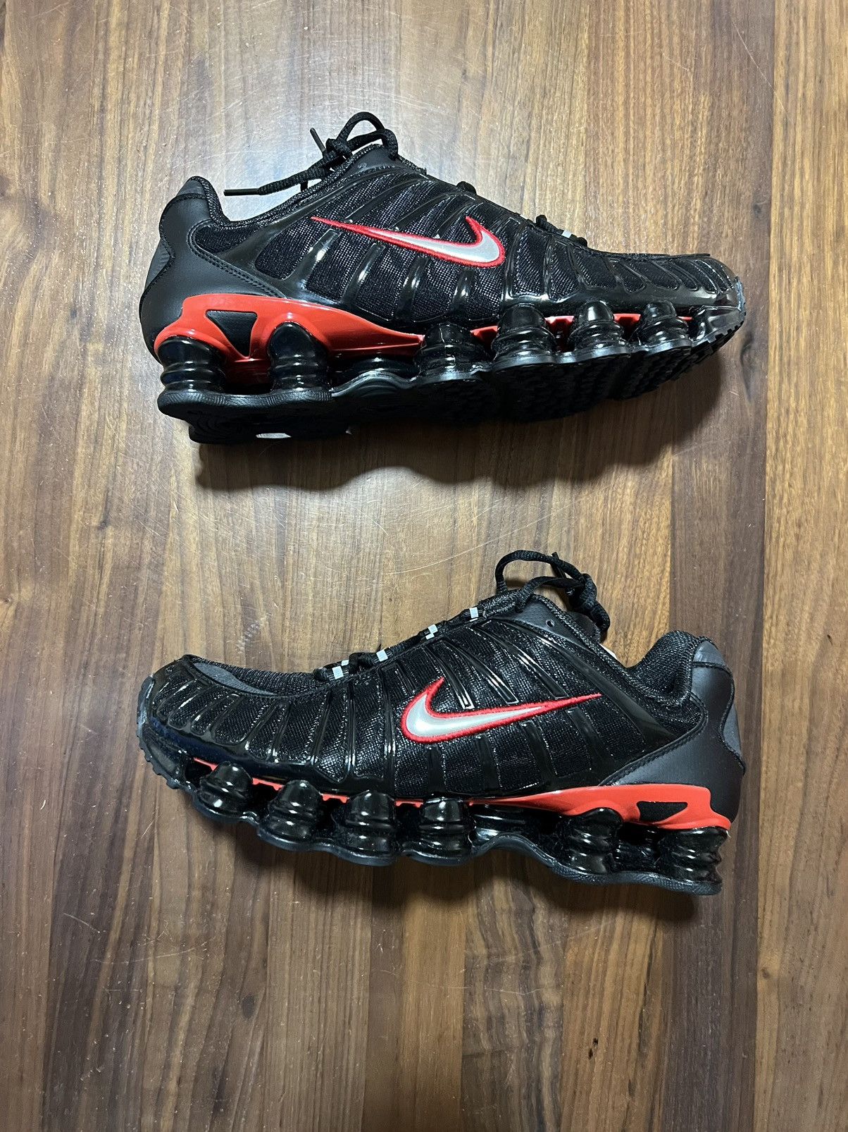 Nike Nike Shox TL Black/University Red Men’s Size 11 Sneakers Size US 11 / EU 44 - 2 Thumbnail