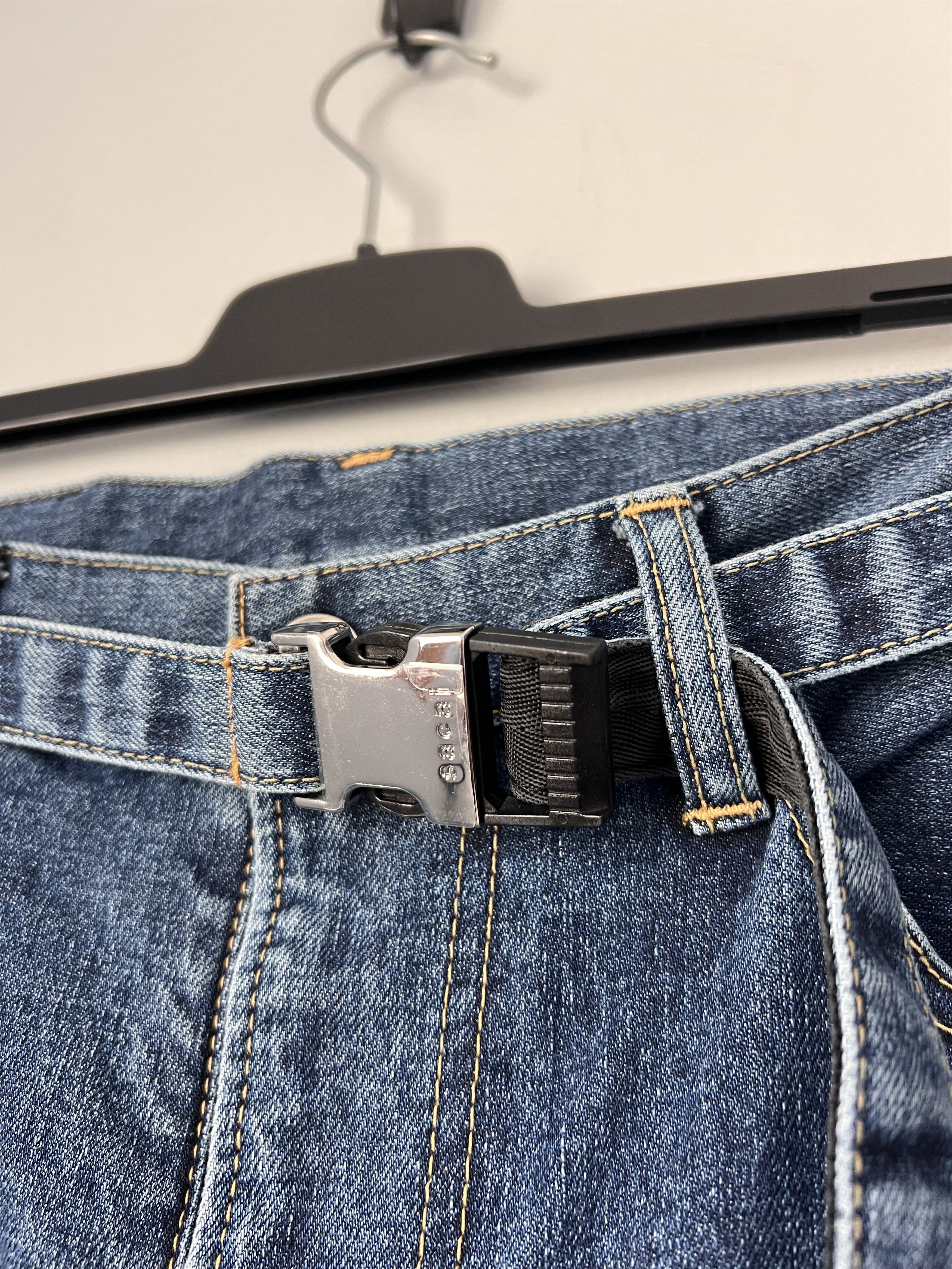 Sacai Sacai Slim Denim Jeans in Blue Size US 33 - 4 Thumbnail