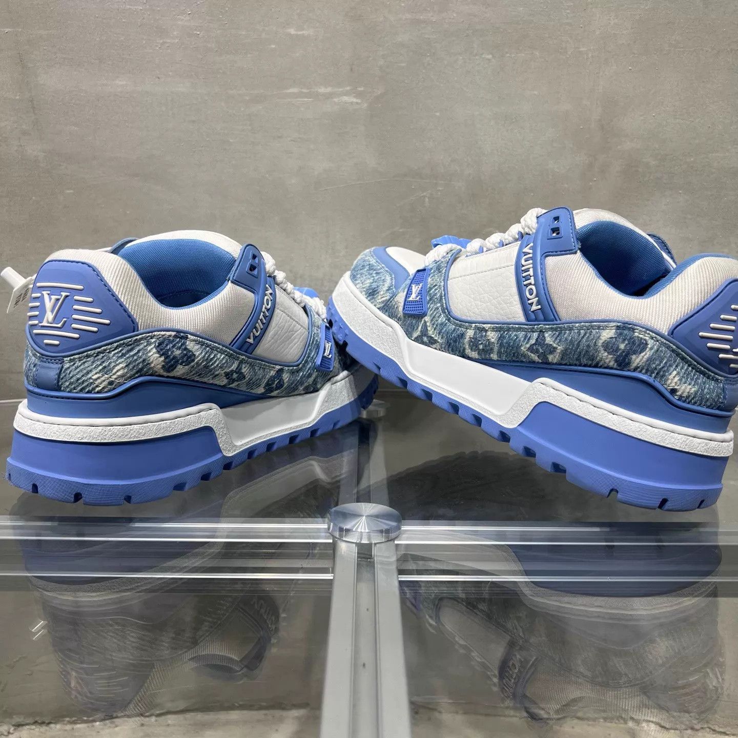 Louis Vuitton LV Trainer White Blue Denim Pudgy UK8 42 Size US 9 / EU 42 - 5 Thumbnail