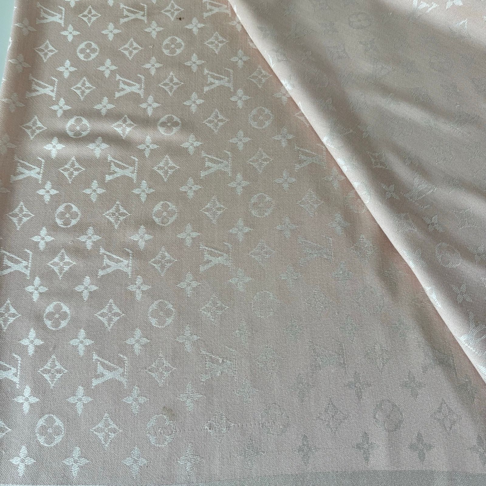 Louis Vuitton Wool/silk LV pink white scarf Size ONE SIZE - 9 Thumbnail