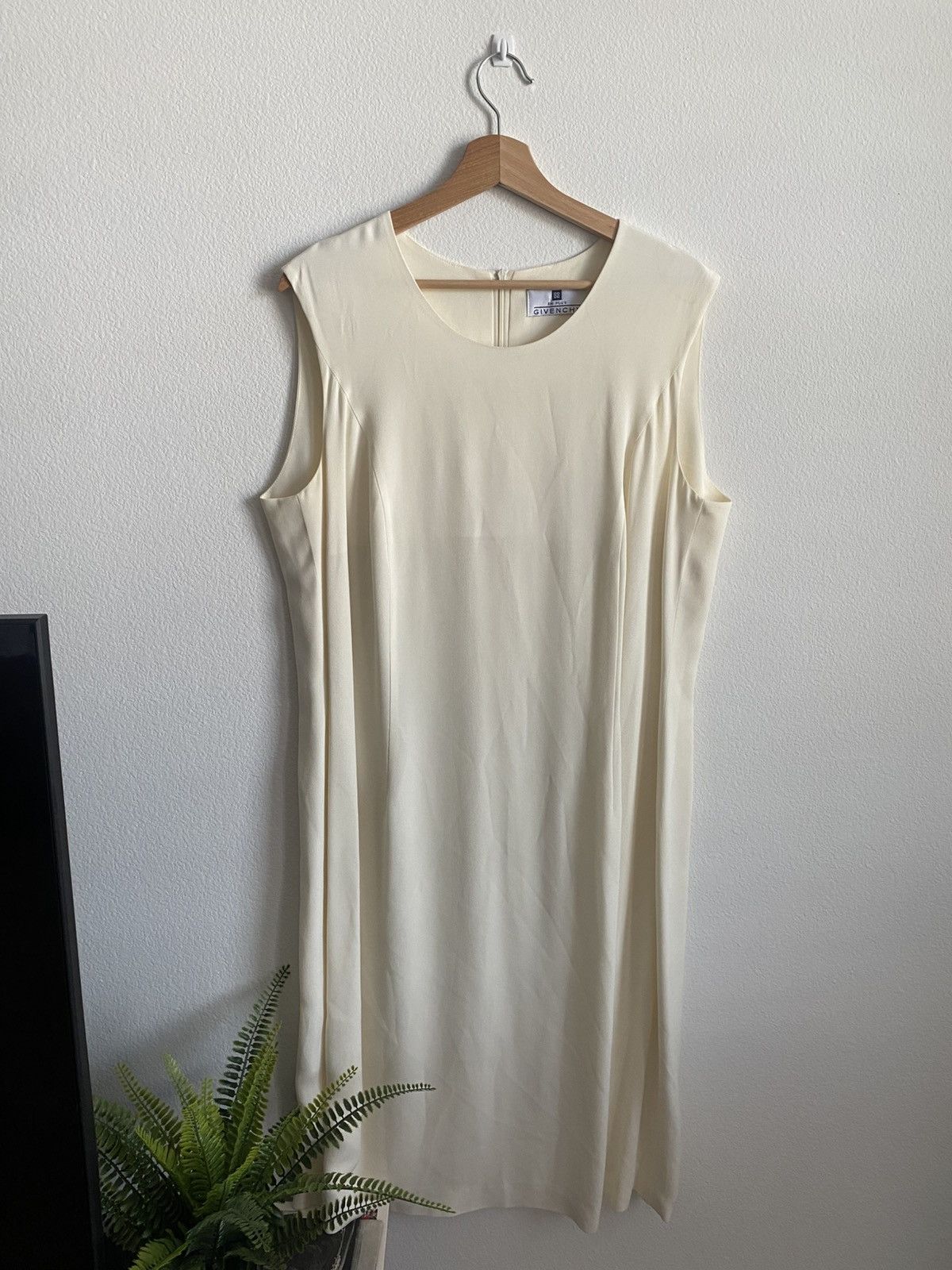 Givenchy Vintage Givenchy En Plus Midi Dress Size L / US 10 / IT 46 - 1 Thumbnail