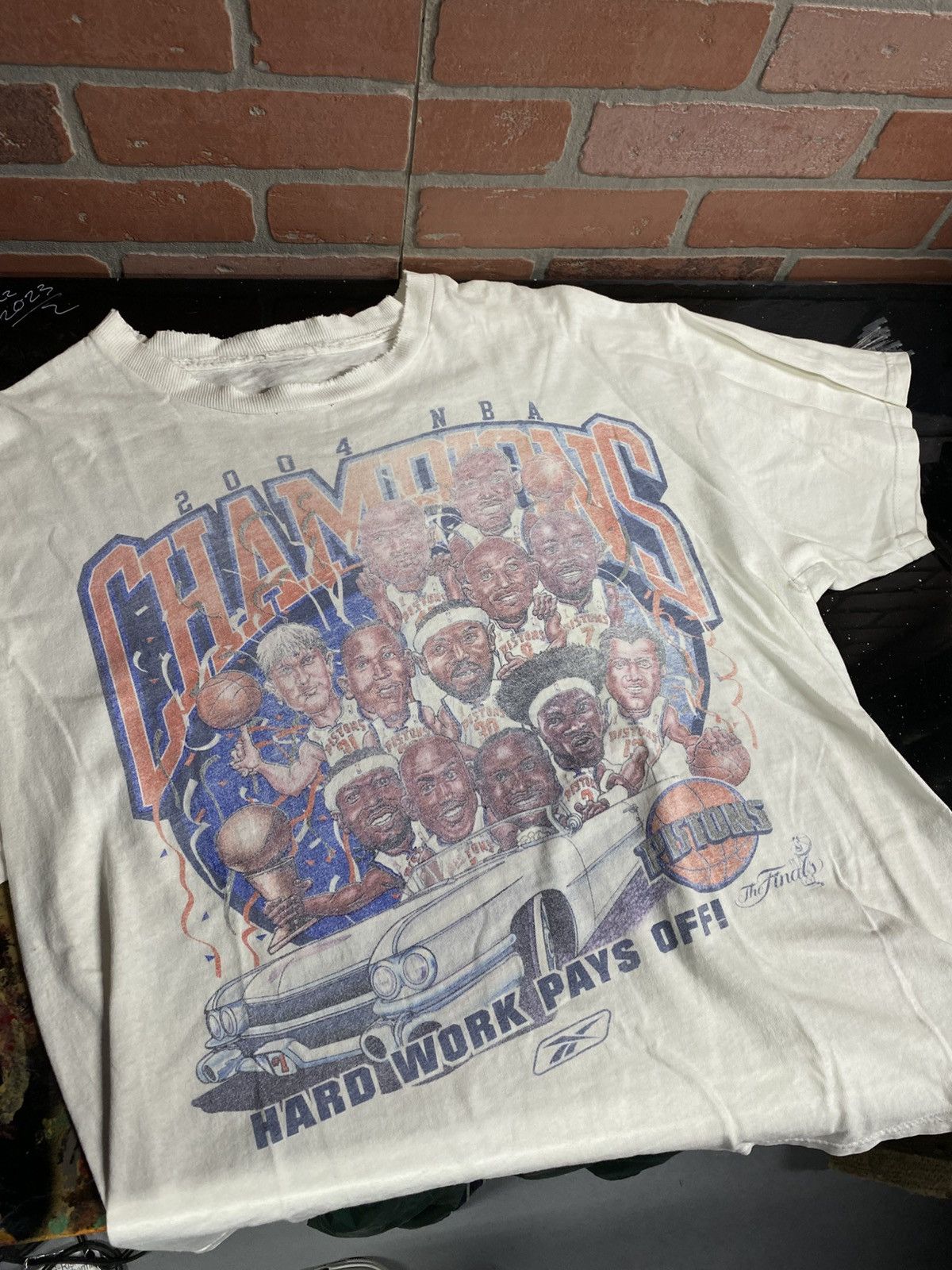 NBA Vintage 00’ Detroit Pistons Championship Tee Shirt Medium Size US M / EU 48-50 / 2 - 1 Thumbnail