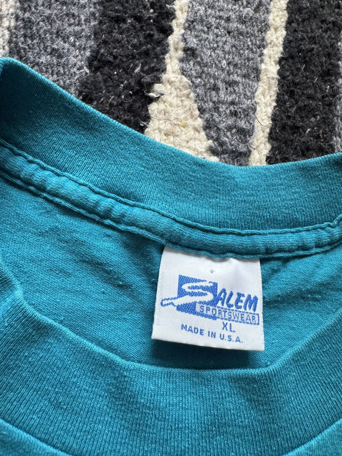 Salem Sportswear Vintage 1990 Charlotte Hornets NBA Salem Sportswear Shirt XL Size US XL / EU 56 / 4 - 5 Thumbnail