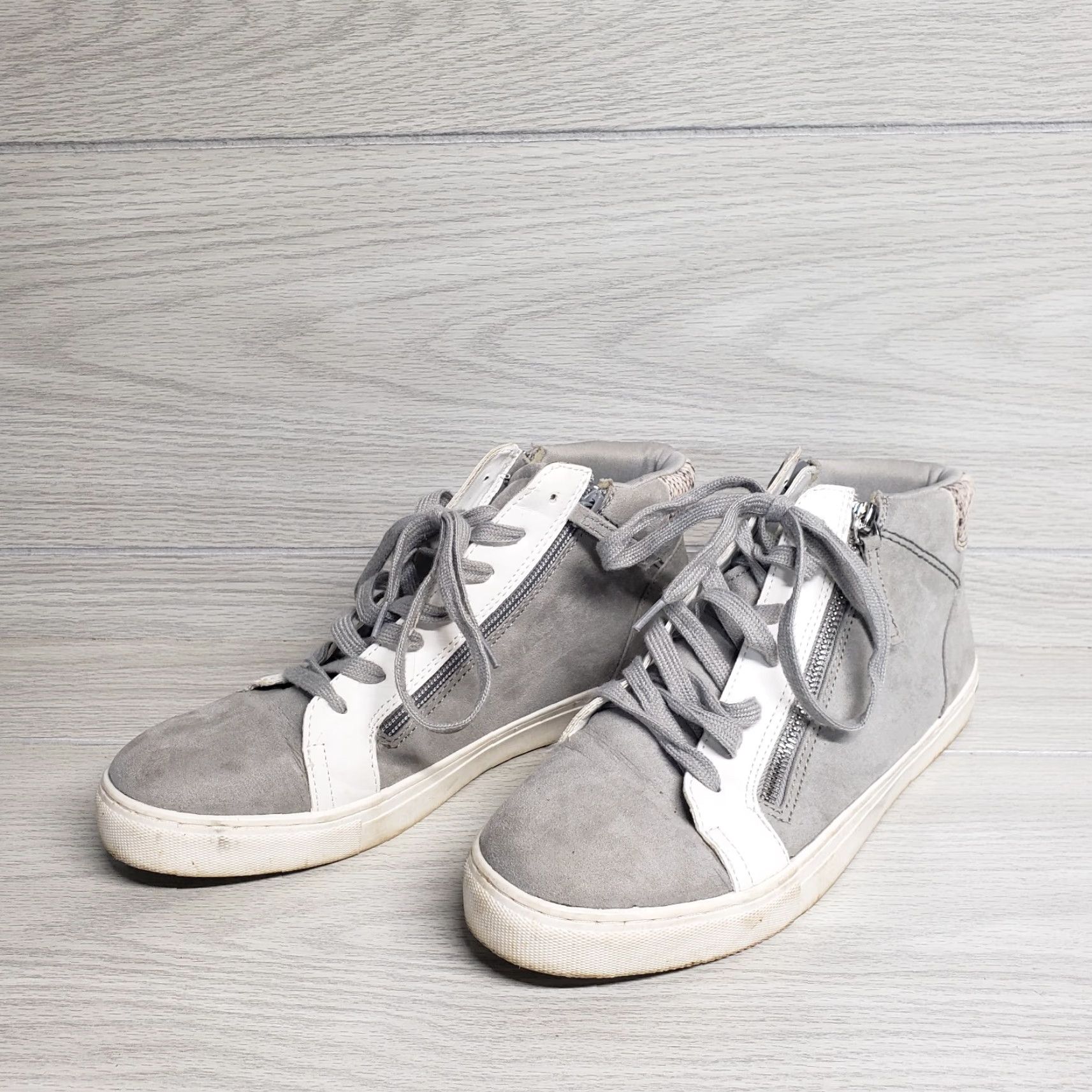 Vintage VINTAGE Universal Thread High Top Sneaker White Gray Animal Print Women 11 Size L / US 10 / IT 46 - 2 Thumbnail