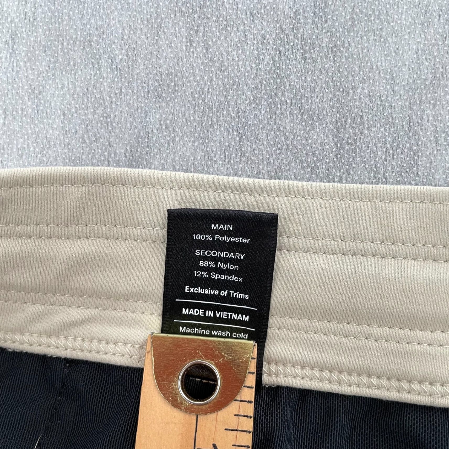 Logo 7 Public Rec Shorts Mens 36 Beige Pockets Drawstring Stretch Logo Athletic Inseam 7in Nylon Polyester Spandex Regular Size US 36 / EU 52 - 6 Thumbnail