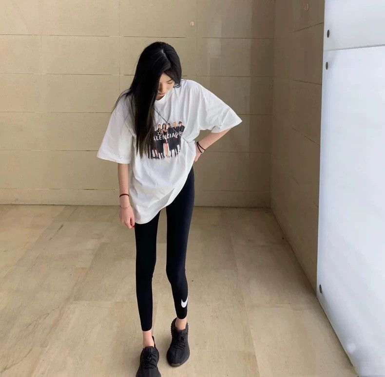 Balenciaga Balenciaga White band portrait letter logo short sleeve Size US S / EU 44-46 / 1 - 9 Thumbnail