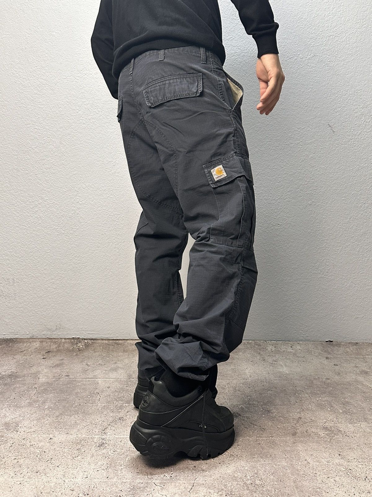 Carhartt Carhartt Workwear Cargo Pants Blue Heavy Duty Utility Y2K Size US 32 / EU 48 - 1 Thumbnail