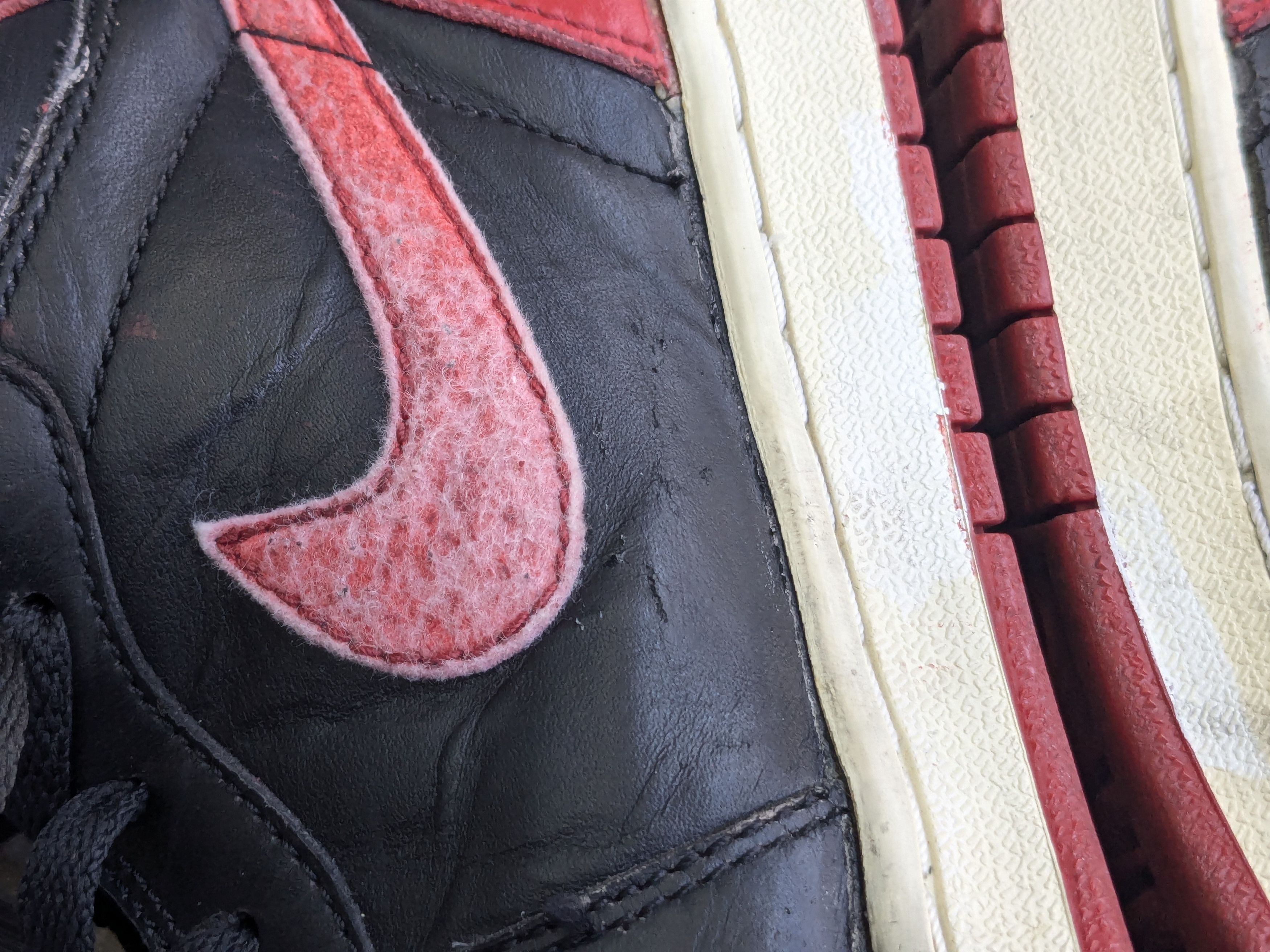 Jordan Brand Nike Air Jordan 1 Bred 2001 High Tops 2001 136066-061 Size US 11.5 / EU 44-45 - 15 Thumbnail
