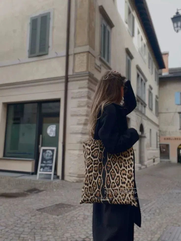 Saint Laurent Paris Saint Laurent Leopard Print Tote Bag. Size ONE SIZE - 9 Thumbnail