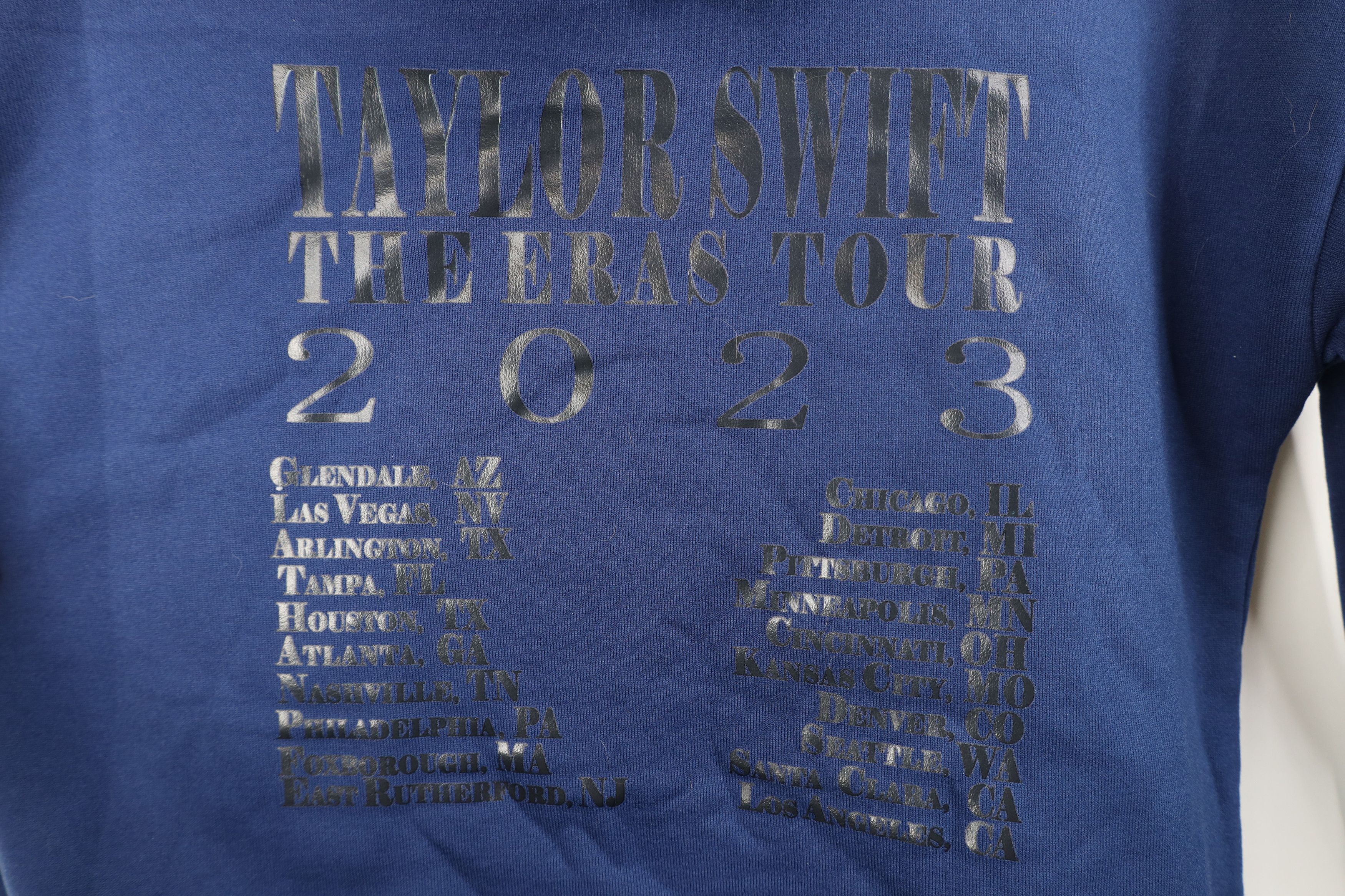 Vintage Taylor Swift The Eras Tour 2023 Hoodie Sweatshirt Navy Blue Size XL / US 12-14 / IT 48-50 - 11 Thumbnail