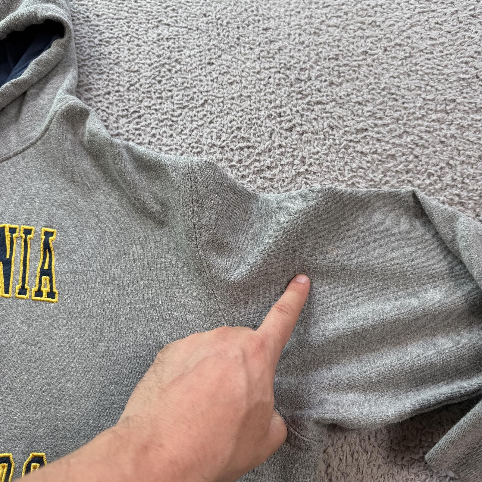 Colosseum Athletics West Virginia Mountaineers Hoodie Mens L Gray Embroidered Size US L / EU 52-54 / 3 - 7 Thumbnail