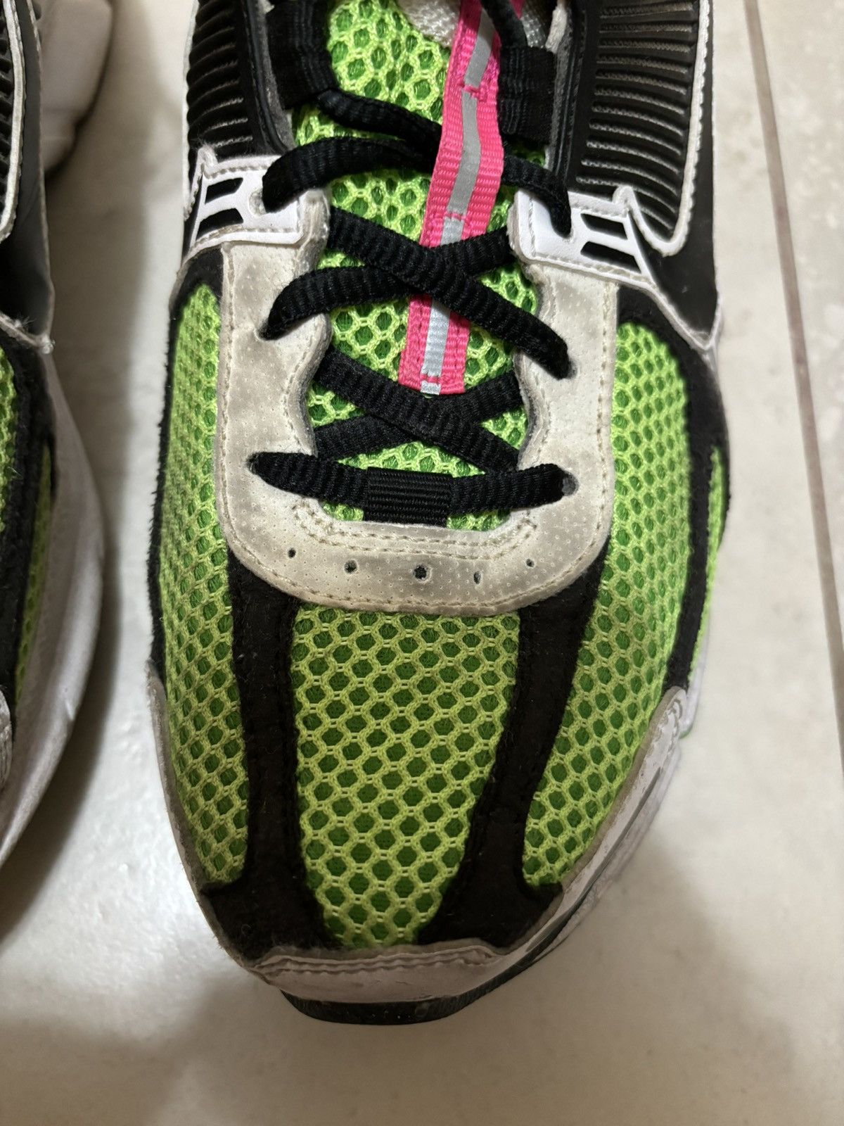 Nike Rare Nike Zoom Vomero 5 Electric Green Black Size 9 Size US 9 / EU 42 - 21 Thumbnail
