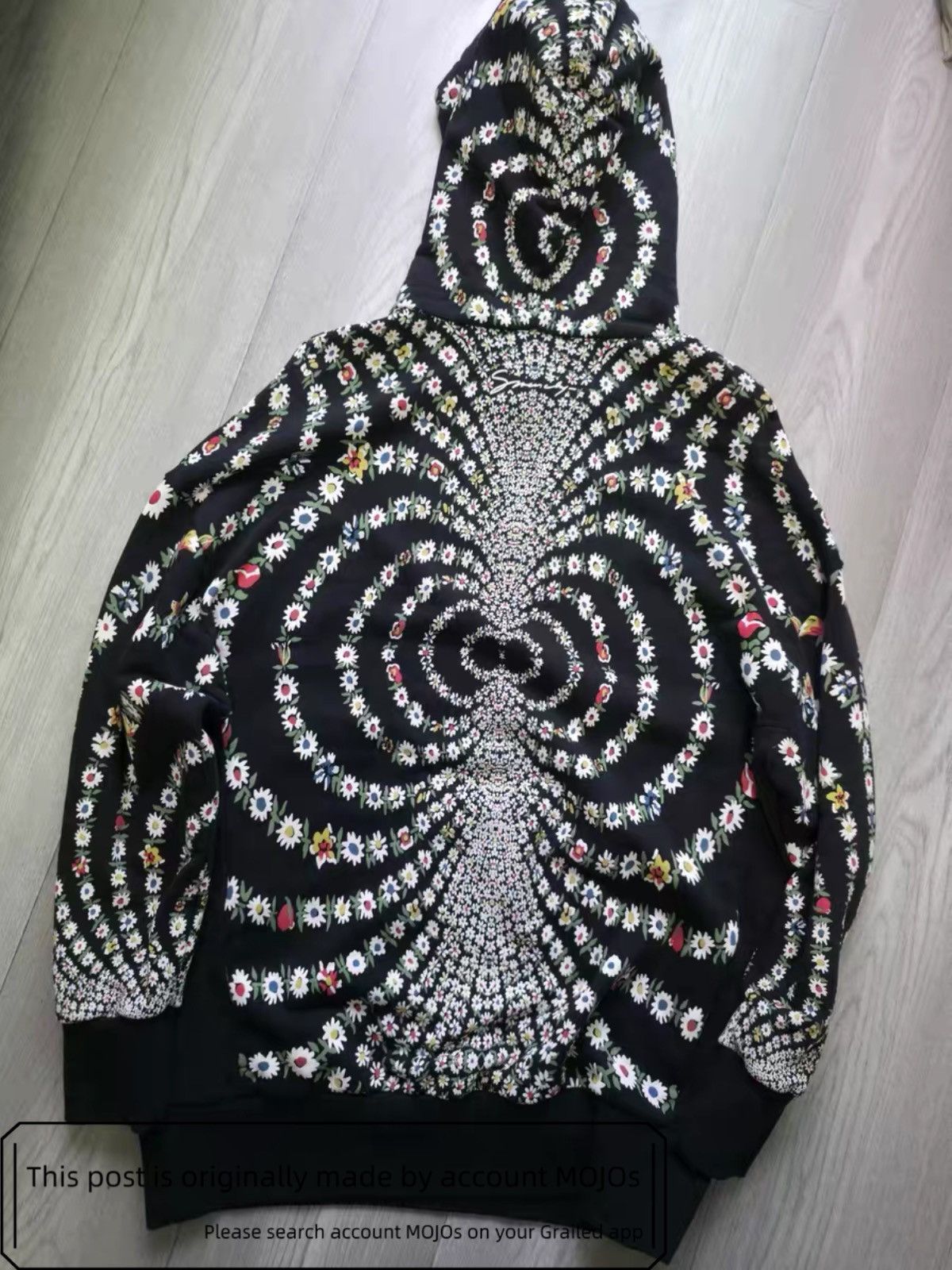 Givenchy Sz S Givenchy All Flower Print Hoodie mojos17319970573 Size US S / EU 44-46 / 1 - 2 Thumbnail